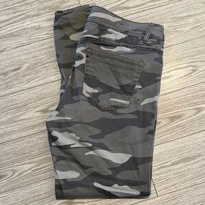 Democracy Camo Pants 👖